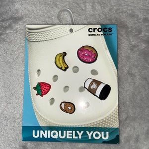 5 croc jibbitz charms